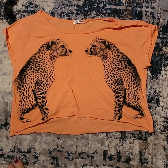 Crop top with cheetas on it - Picture 1 of 1